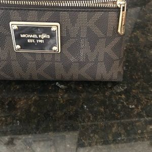 Michael Kors wristlet